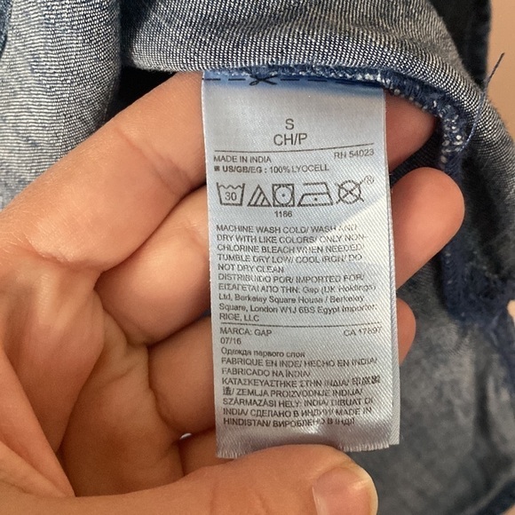 Gap Denim Button Front Top - Picture 5 of 6